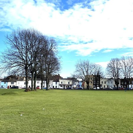 Supreme - 1 Bedroom Apart Sleeps 4 Short/Long Stay Gillingham  Exterior photo