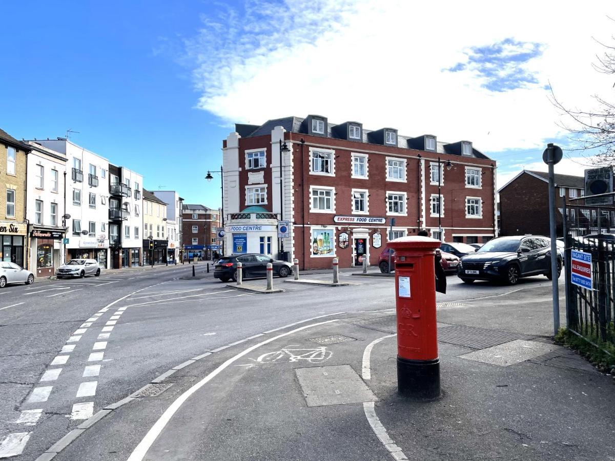 Supreme - 1 Bedroom Apart Sleeps 4 Short/Long Stay Gillingham  Exterior photo